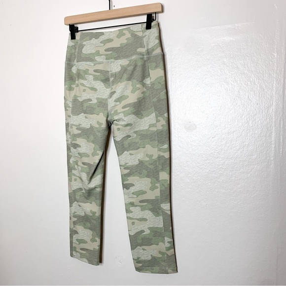 Eddie Bauer Camo Print Athletic Workout Crop Legging‎ Small S - Picture 7 of 7